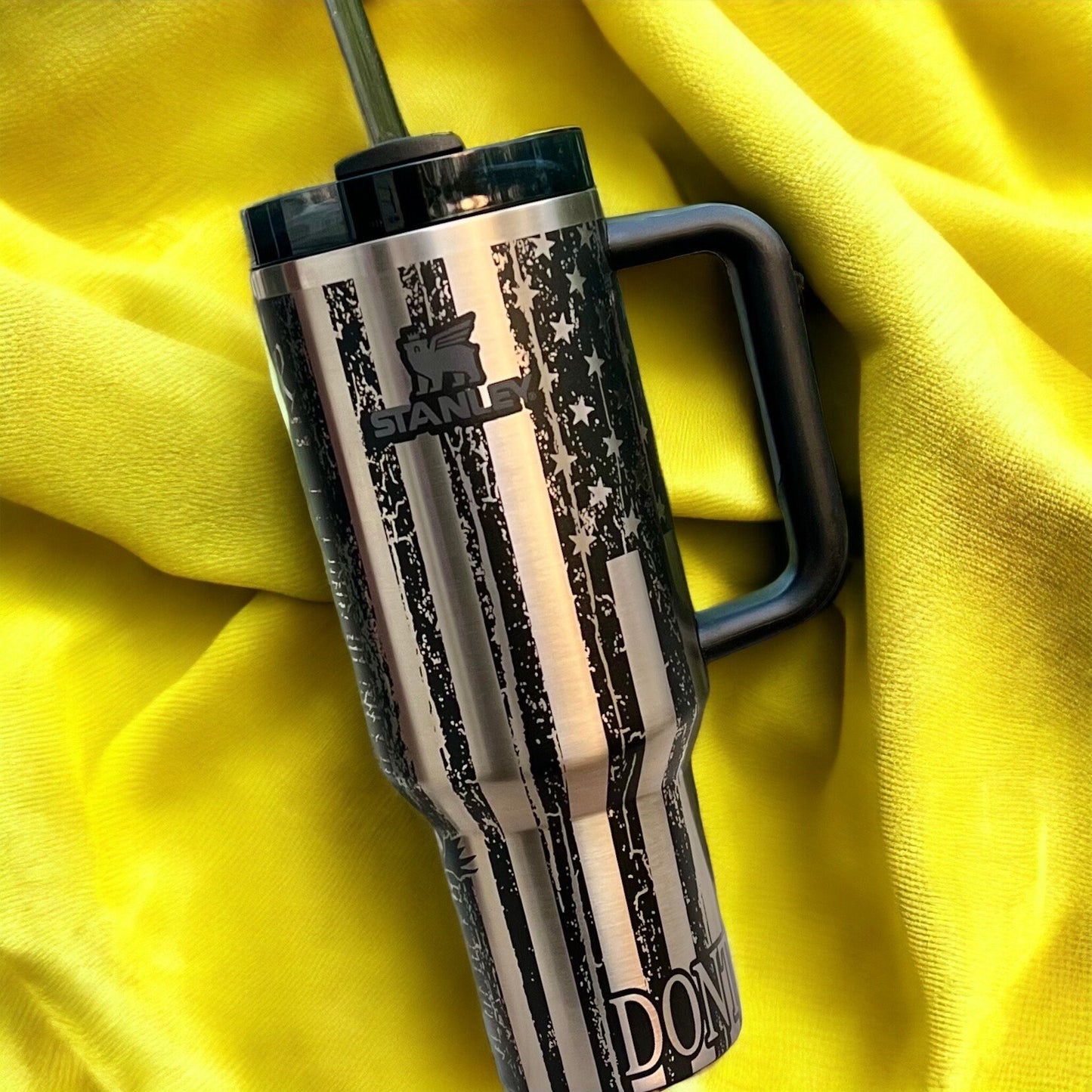 40oz Flag / We the People / Don't Tred on Me Engraved Quencher Tumbler w/ Handle / Gifts for Father, Dad, Stepdad, birthday graduation, fall